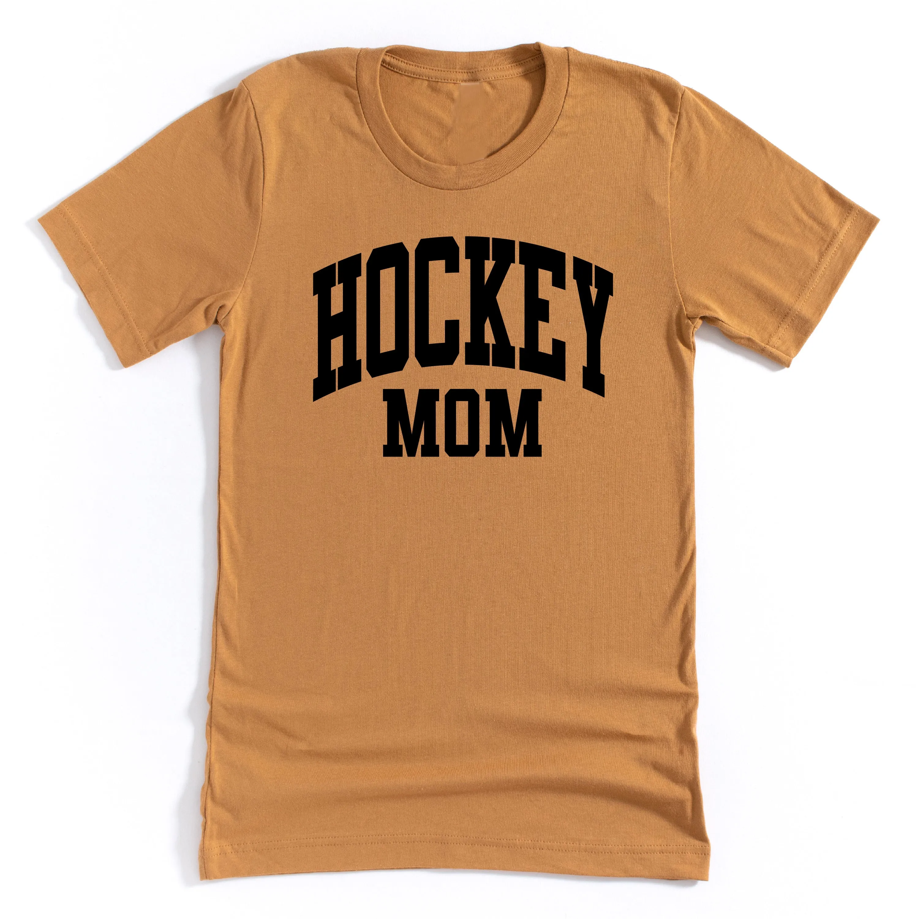 Varsity Style - HOCKEY MOM - Unisex Tee